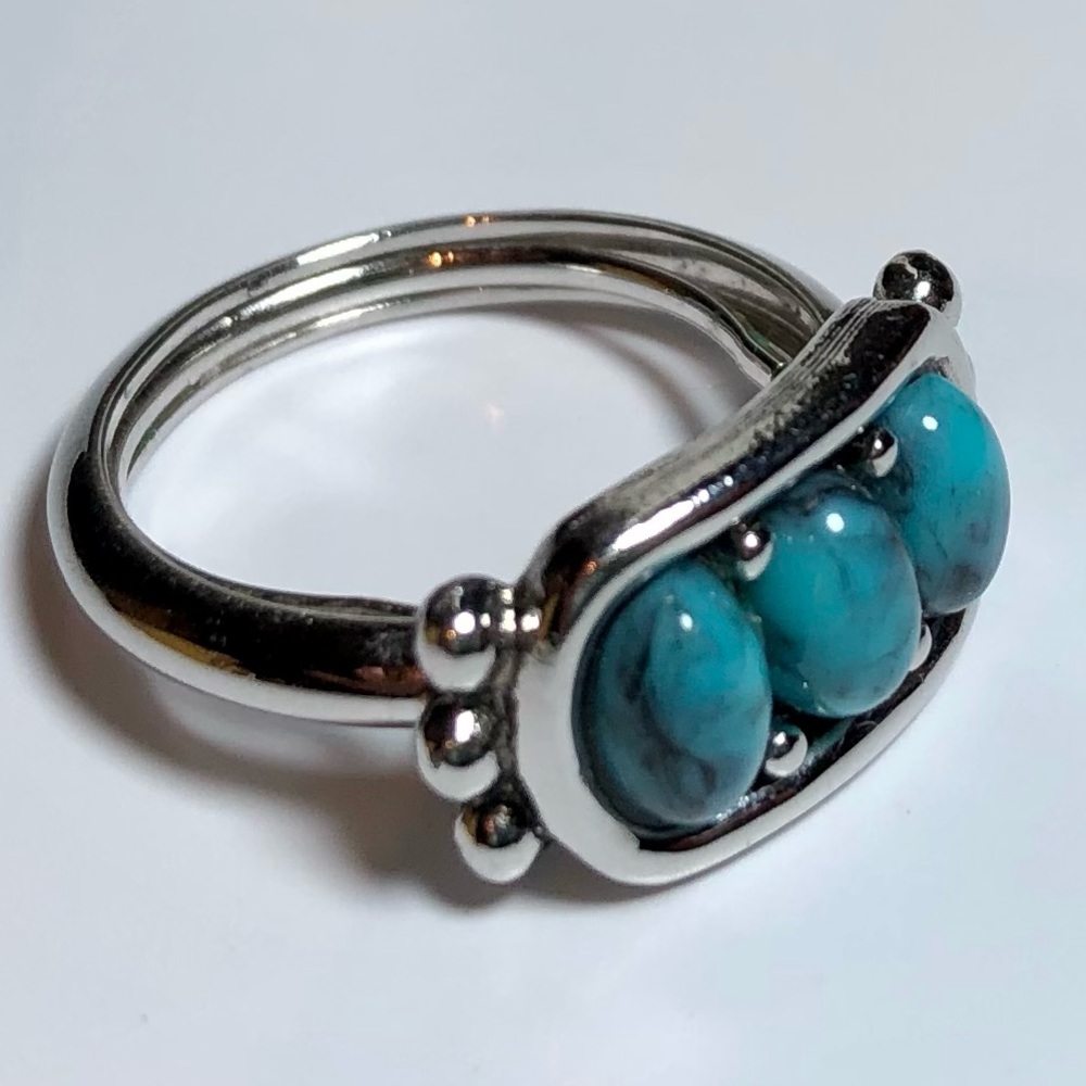 COPY - Turquoise & silver (-tone?) ring; adjustable size (but small - see descr…